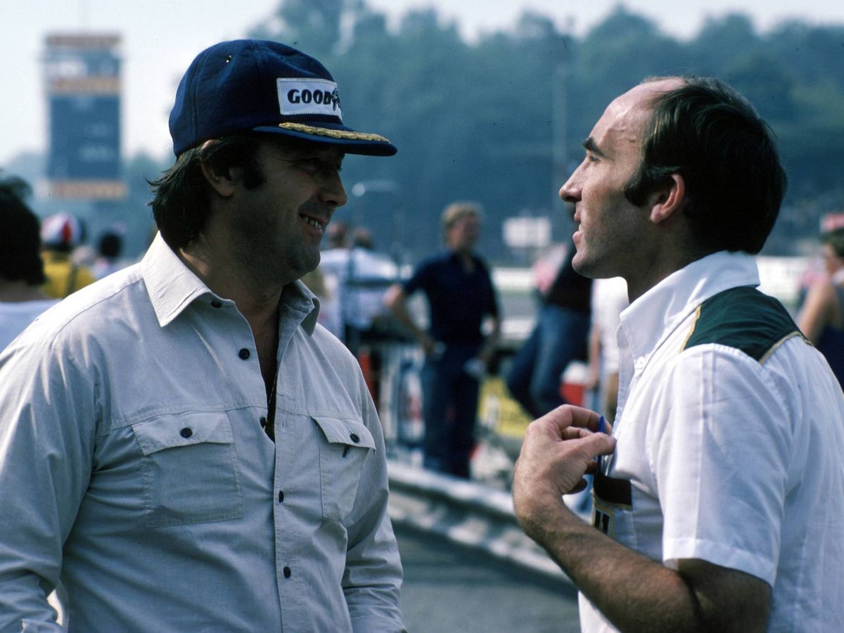 Foto: Frank Williams junto a Walter Wolff, en uno de los peores momentos para la supervivencia del británico en la F1 (Imago)