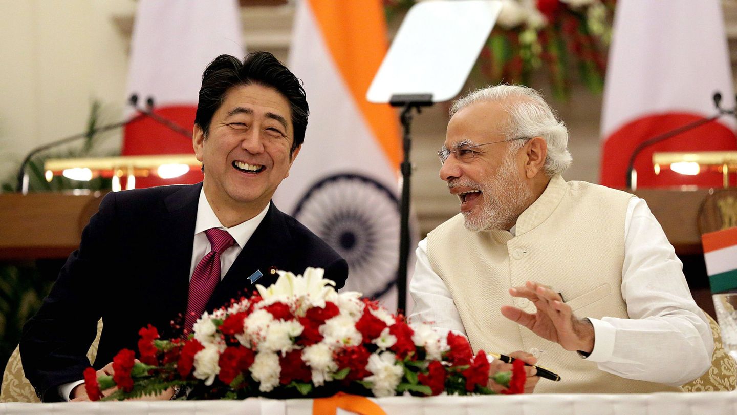 El primer ministro indio, Narendra Modi, con su homólogo japonés Shinzo Abe. (Foto: Reuters)