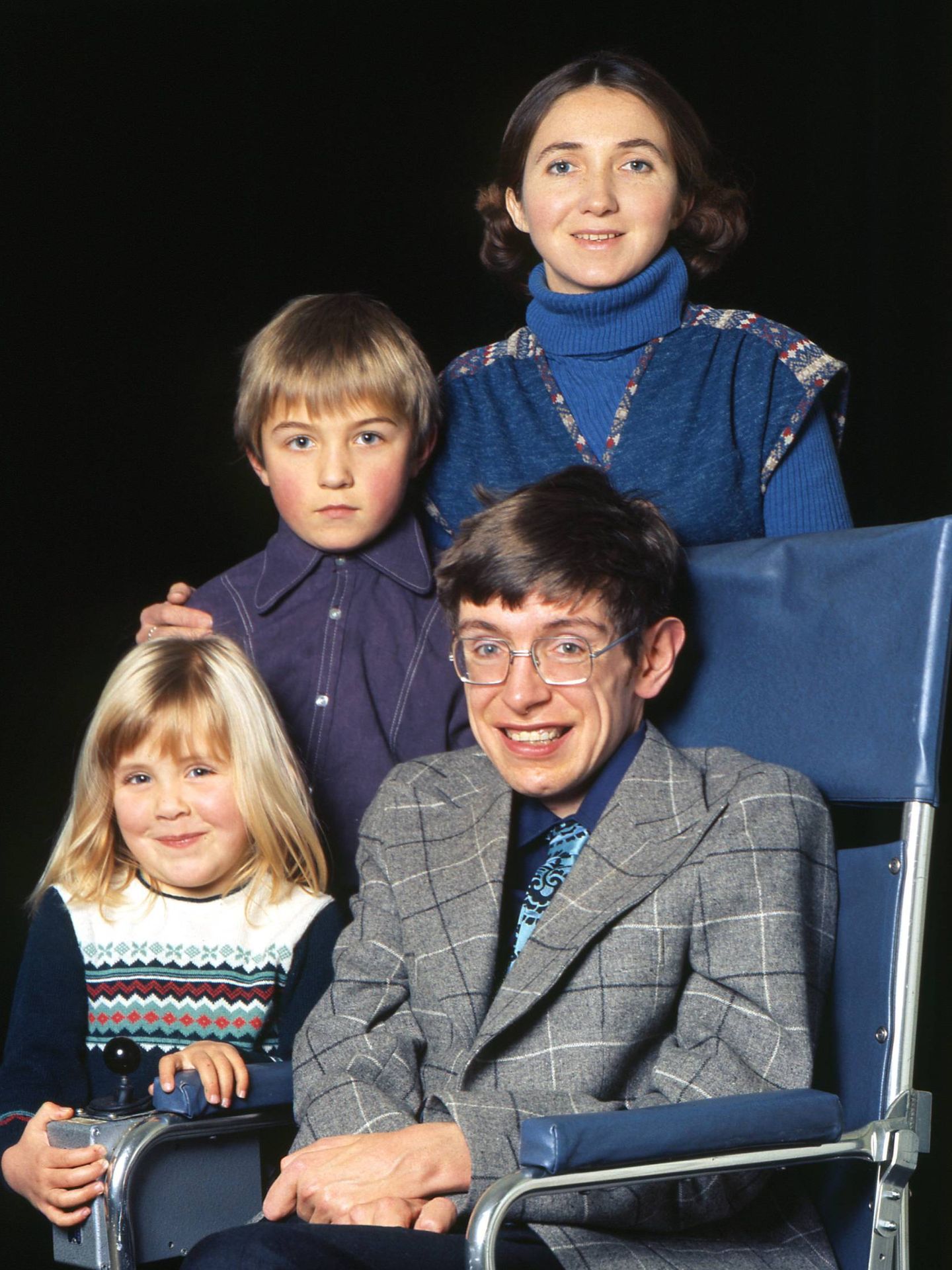 El científico con su primera esposa y dos de sus hijos. (Cordon Press)