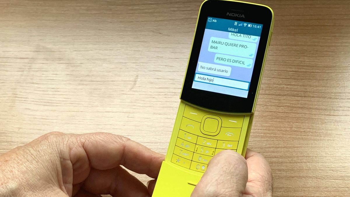 Duelo de móviles de 50€: esto es lo que necesitas si solo llamas y usas WhatsApp