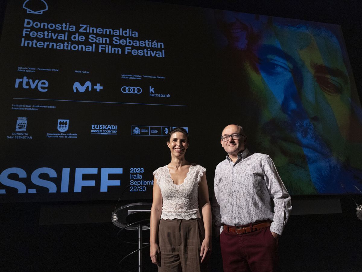 Foto: El director del Festival de Cine de San Sebastián, José Luis Rebordinos, y su responsable de Comunicación, Ruth Pérez de Anucita (EFE)