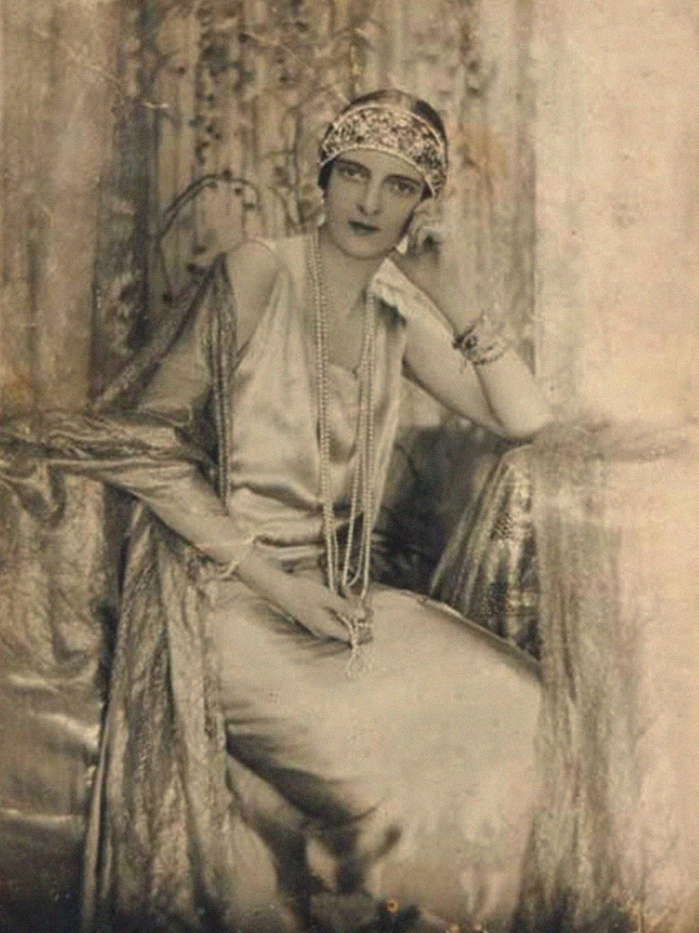 Retrato de la Princesa Irina Alexandrovna de Rusia (1895-1970), llevando una pieza de la Maison Irfé. (Getty)