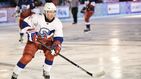 Putin despide el año jugando al hockey sobre hielo en la Plaza Roja