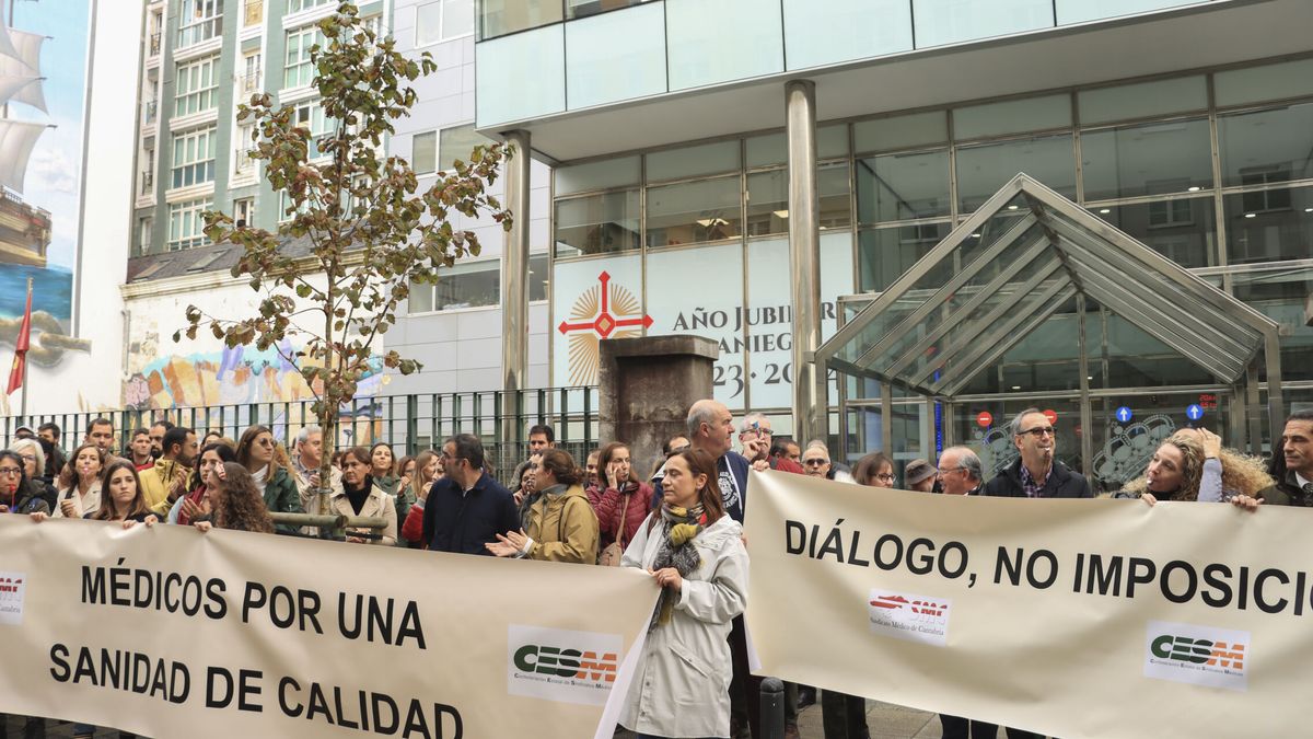 Los médicos de Cantabria no aceptan el preacuerdo con la Consejería y seguirán en huelga
