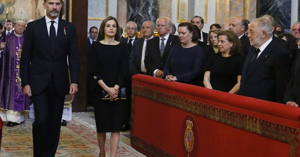 Foto: La Reina Letizia durante el funeral de la infanta Alicia. (EFE)