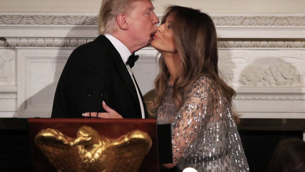 El casto beso entre Donald Trump y Melania que aviva los rumores de distanciamiento