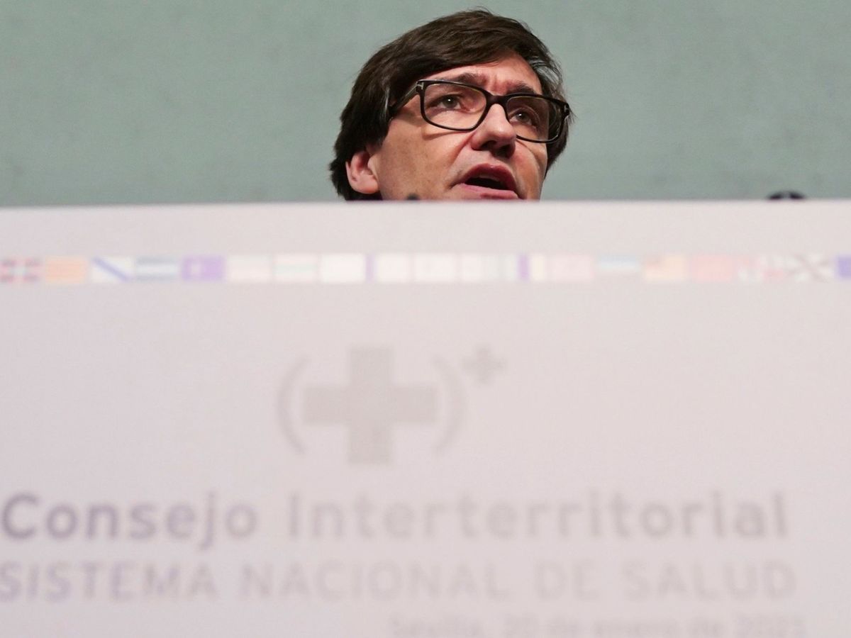 Foto: El ministro de Sanidad, Salvador Illa, durante la reunión del Consejo Interterritorial de Salud en Sevilla. (EFE) 