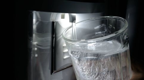 ¿El agua de tu frigorífico sabe mal? He aquí cómo solucionarlo