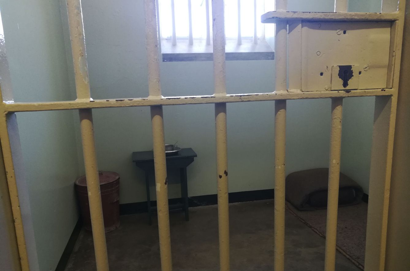 La celda de la Prisión de Máxima Seguridad de la isla de Robben (Sudáfrica) en la que estuvo recluido durante dieciocho años Nelson Mandela. EFE