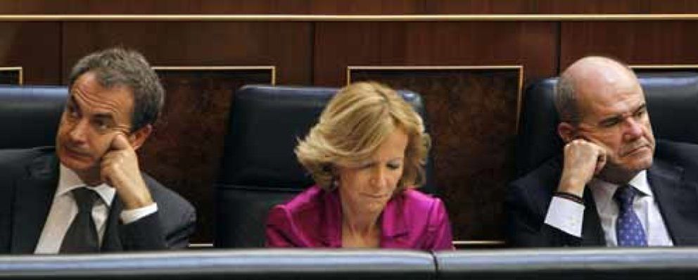Foto: Fitch amenaza con una bajada del rating a España por el déficit de las comunidades