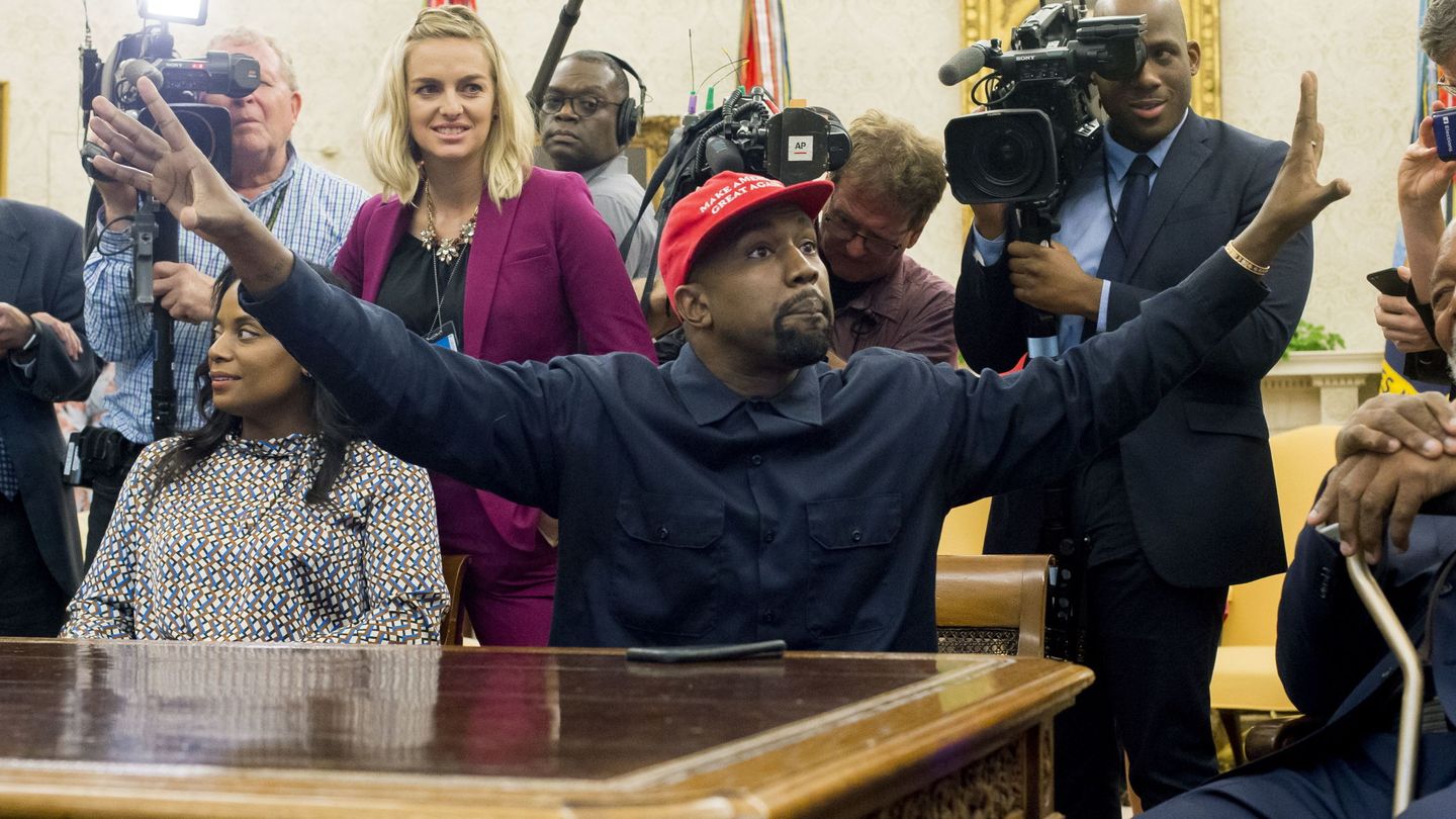 Kanye West, en una reunión con Donald Trump. (EFE) 