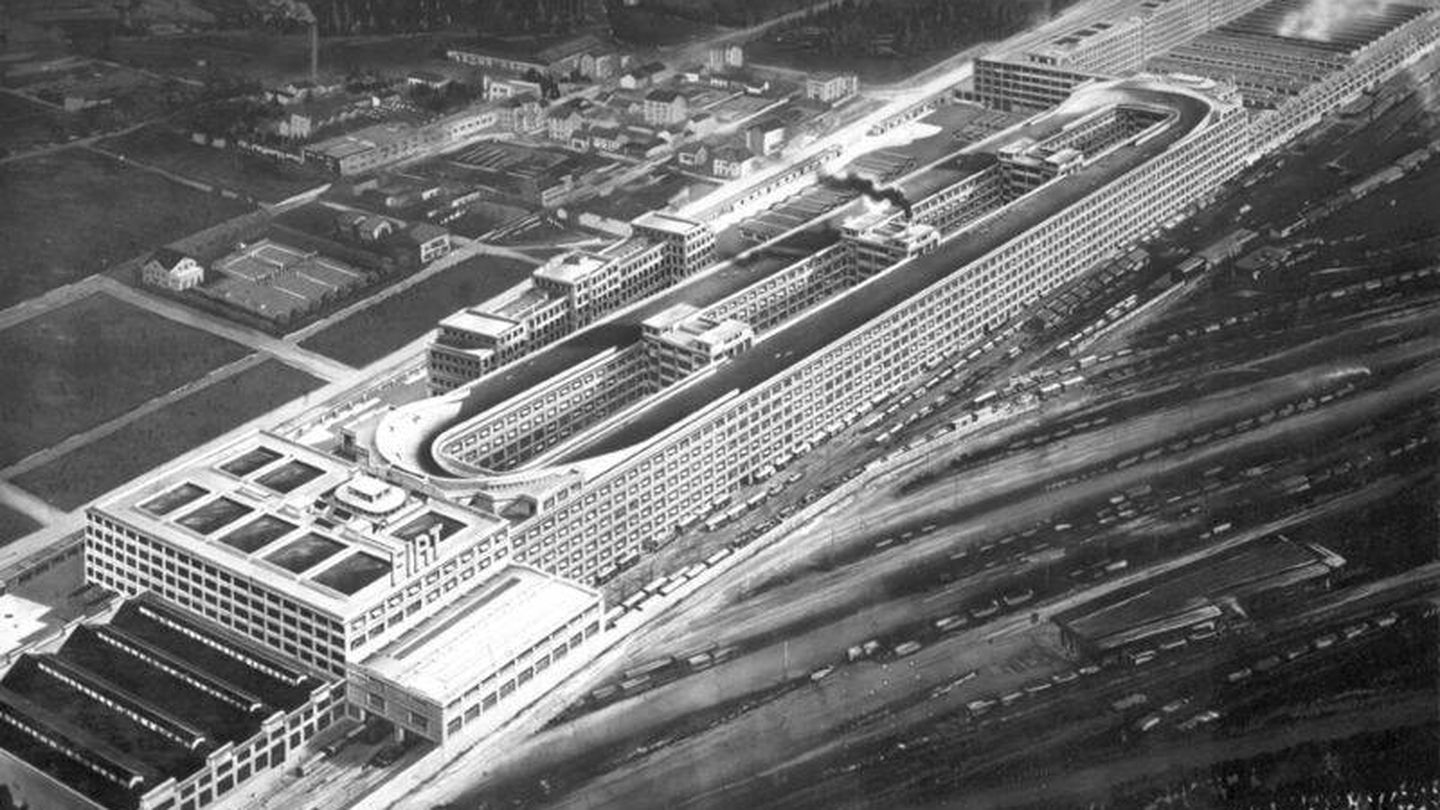 La fábrica se construyó a principios del siglo XX y albergaba una pista secreta en la azotea de la misma.