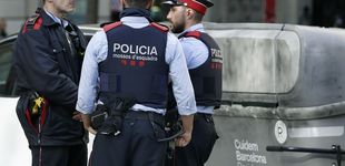 Post de Detienen a un hombre tras irrumpir con una arma blanca en una comisaría de Barcelona