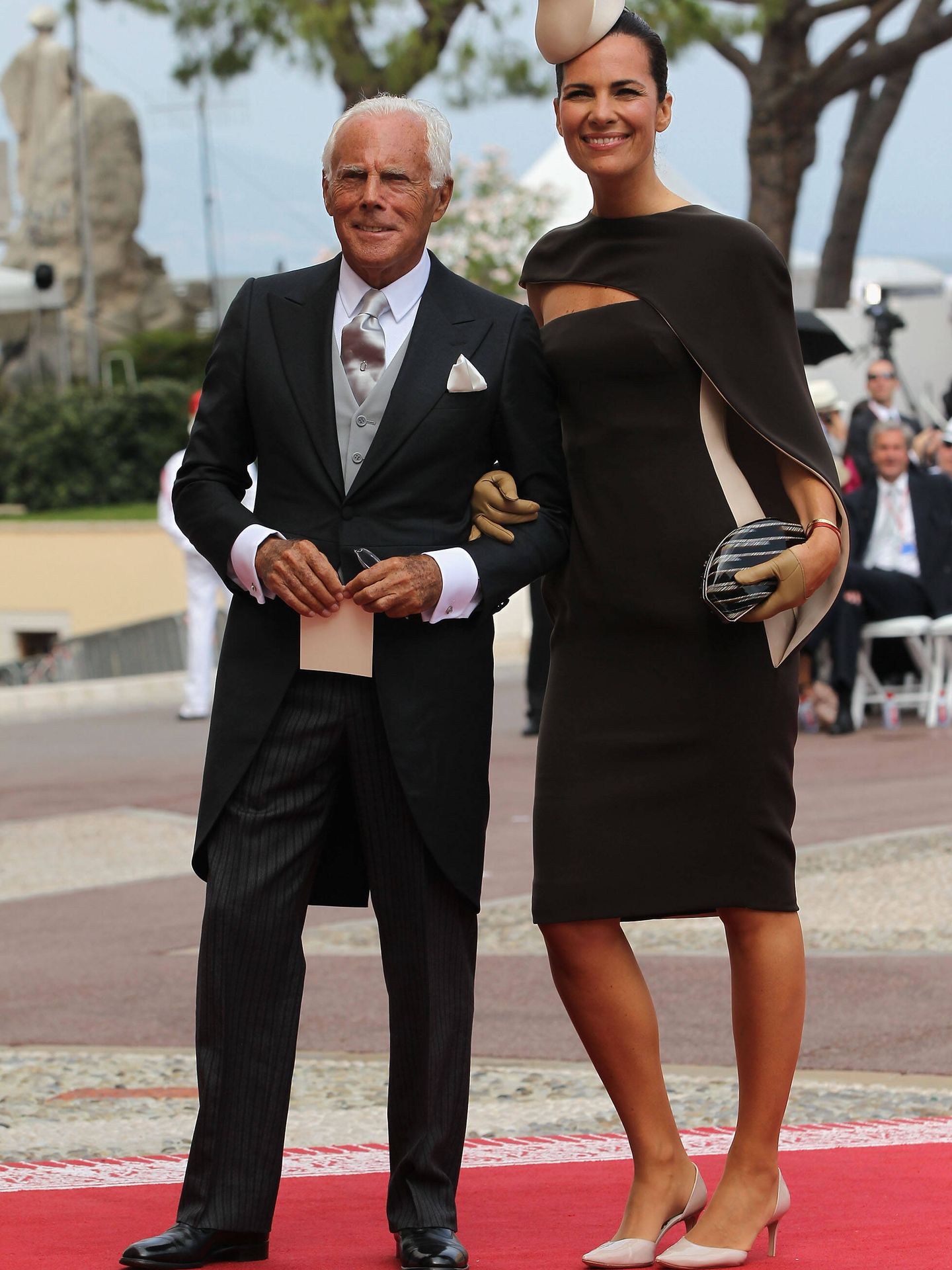 Giorgio Armani y su sobrina Roberta, en la boda de Alberto y Charlène de Mónaco. (Getty)