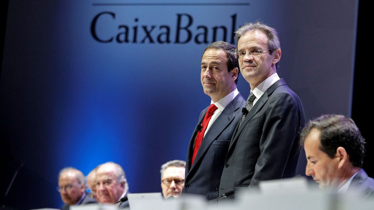 CaixaBank respalda a Telefónica en plena crisis: cancela el blindaje anticaídas en bolsa