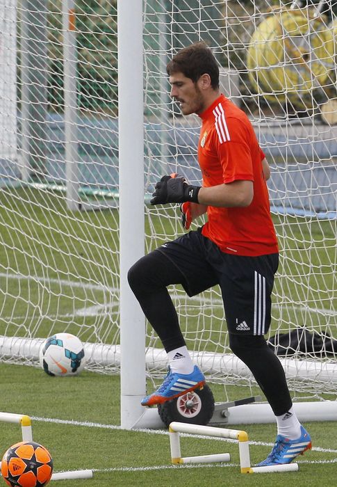 Foto: Casillas, durante un entrenamiento (EFE)
