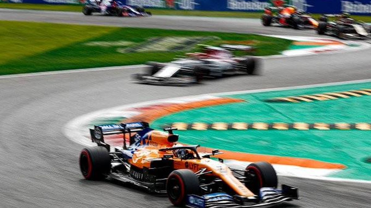 El tiro en el pie a Carlos Sainz: espabila, McLaren, que Renault te come la tortilla