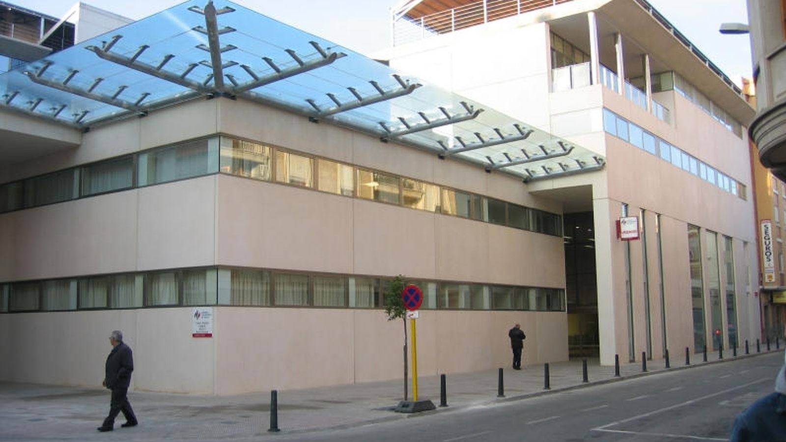 Foto: Exterior del Hospital de Alzira. (Ribera Salud)