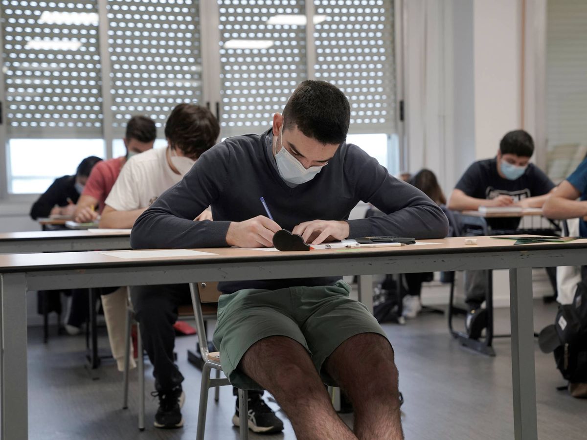 Foto: Estudiantes de País Vasco, la primera región que abrió sus centros a los alumnos. (Reuters)