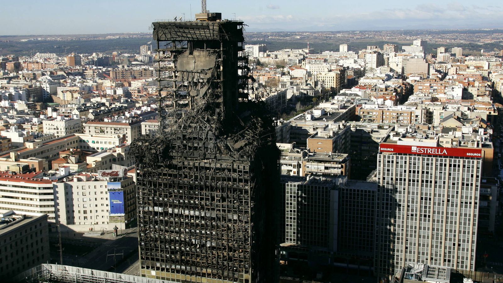 Foto: El edificio Windsor, un día después del incendio. (Reuters)