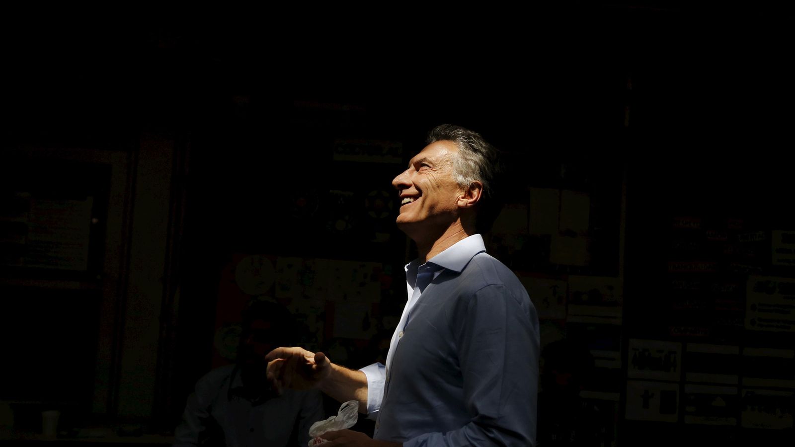 Foto: Mauricio Macri, vencedor de las elecciones argentinas, sonríe al llegar a un colegio electoral en Buenos Aires, el 22 de noviembre de 2015. (Reuters)