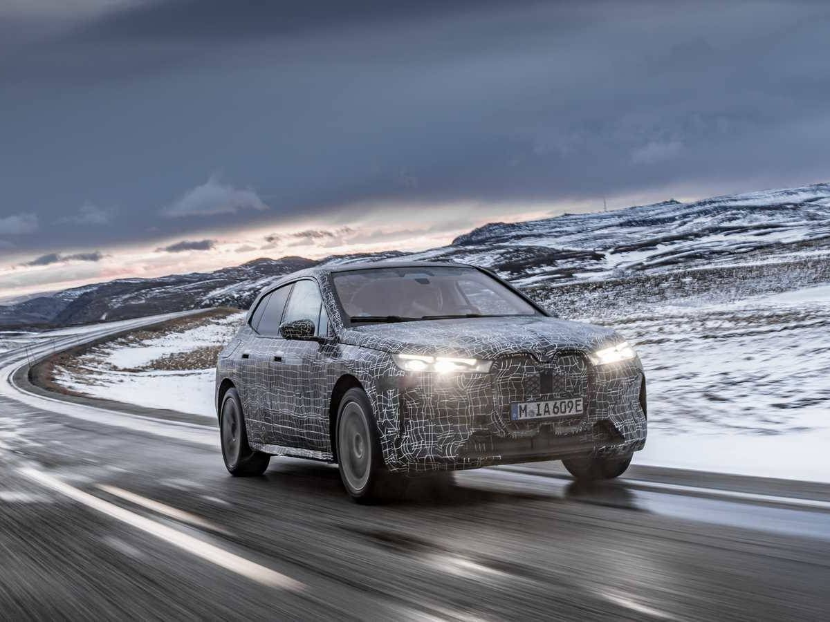 Foto: BMW prepara en Escandinavia su innovador iX, un todocamino eléctrico que llegará a finales de 2021.