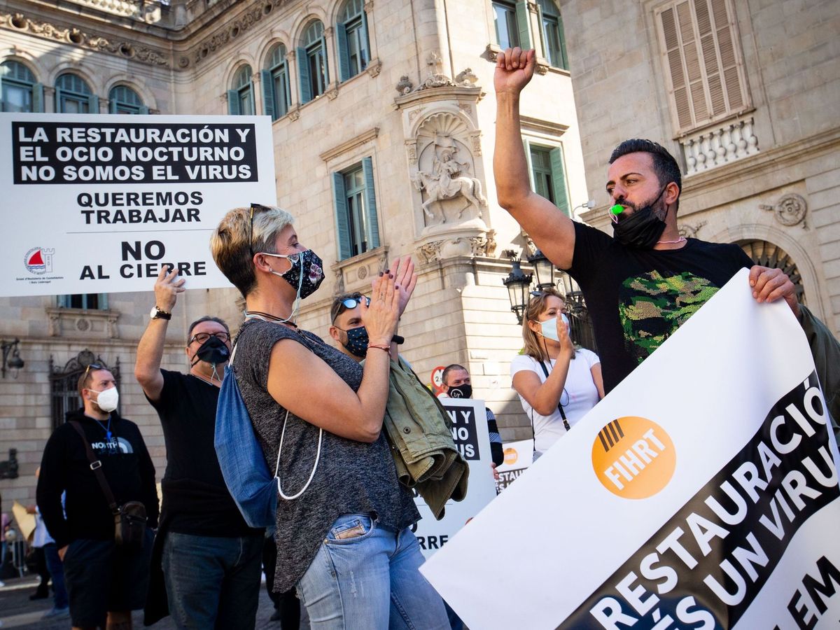 Foto: Protesta del gremio de hostelería y restauración contra las restricciones por el coronavirus. (EFE)