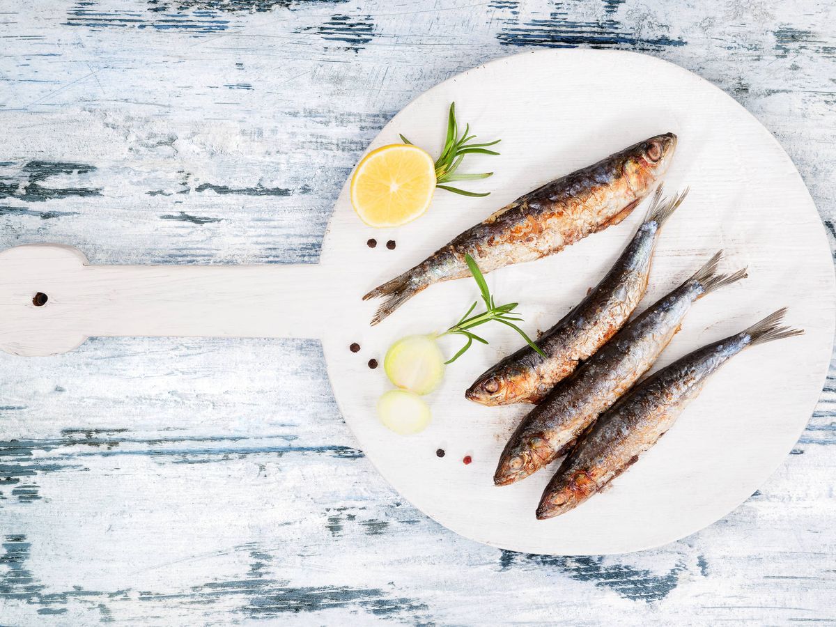 Foto: Las sardinas son uno de los alimentos que más destacan por su contenido de vitamina B6 (iStock)