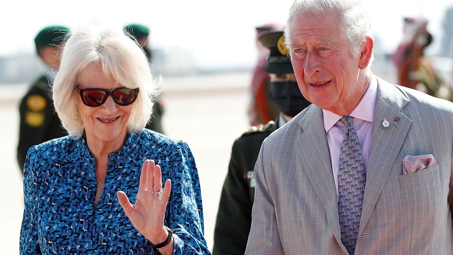 Camilla Parker y Carlos de Inglaterra. (Reuters/Foto: Peter Nicholls)