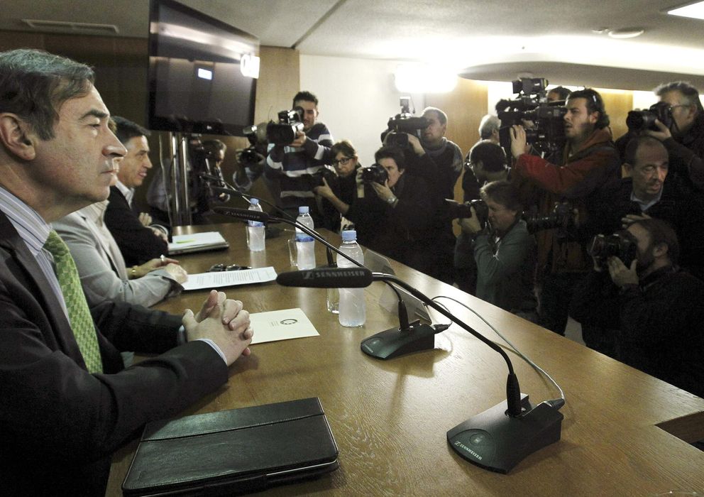 Foto: El director de El Mundo, Pedro J. Ramírez, durante la rueda de prensa (Efe)