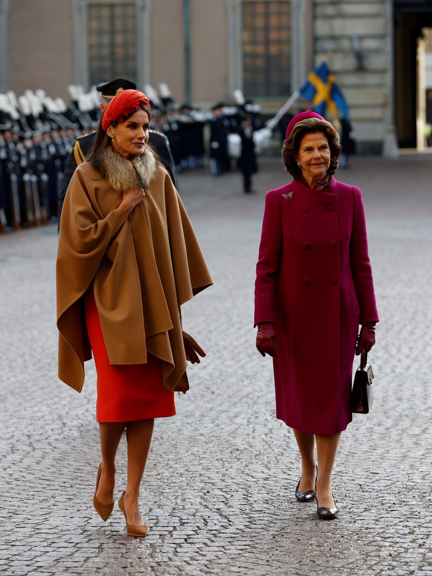 La reina Letizia y la reina Silvia, en el Palacio Real. (EFE/Duygu Getrien)