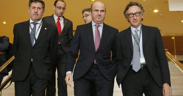 Foto: Artur Carulla, presidente de Agrolimen (a la derecha), en una imagen de archivo con el exministro Luis de Guindos.