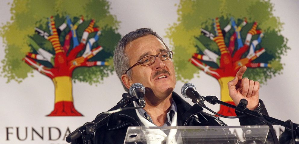 José Antonio Ortega Lara, durante su intervención en la concentración. (EFE)