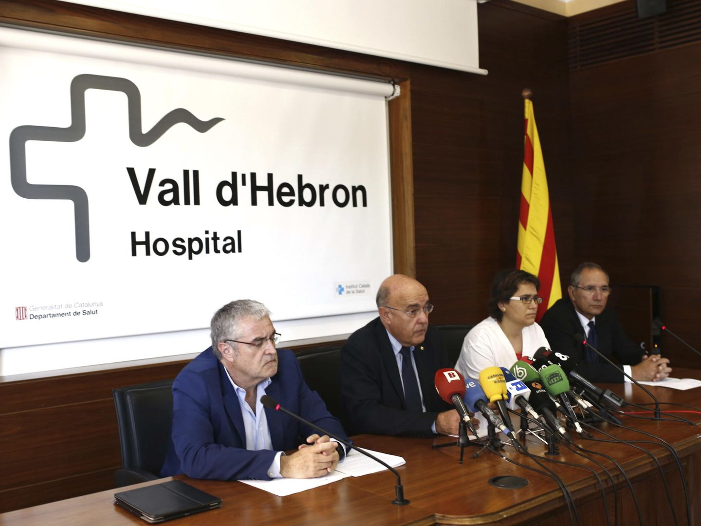 Autoridades catalanas durante la rueda de prensa tras la muerte del niño de seis años enfermo de difteria y hospitalizado en Vall d'Hebrón (EFE)