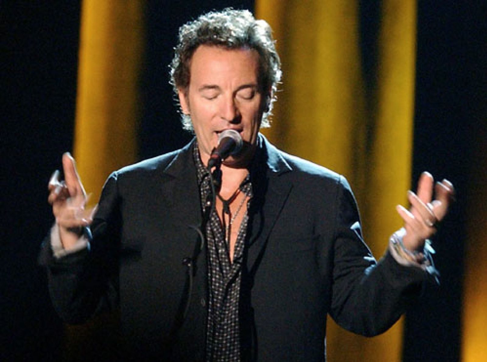 Foto: Más de 8.000 personas acudieron a ver a Bruce Springsteen en la presentación de su nuevo disco, 'Devils and dust'.