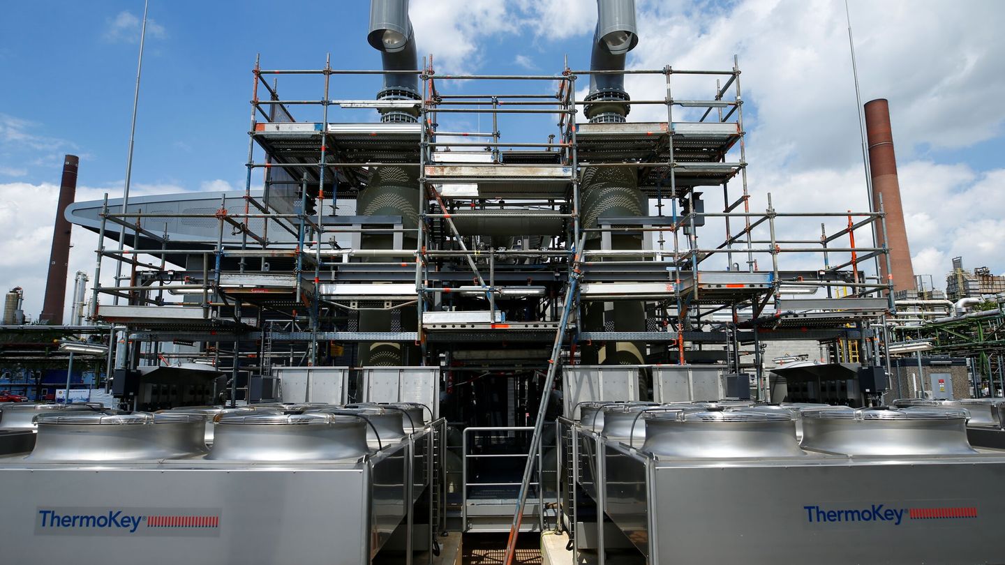 Planta de hidrógeno de Shell en Colonia, Alemania. (Reuters/T. Schmuelgen)