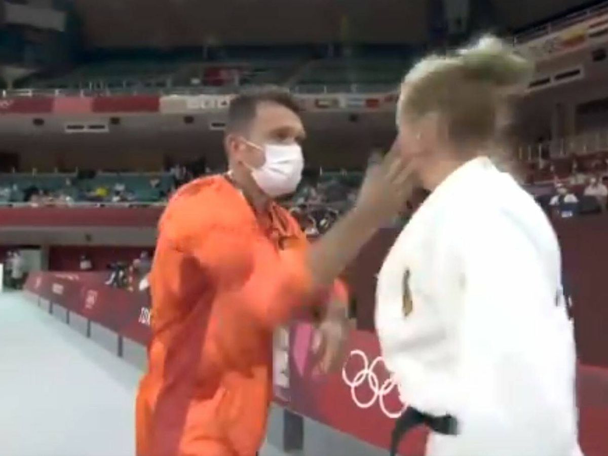 Foto: El momento en el que el entrenador alemán abofetea a la judoca Martyna Trajdos.