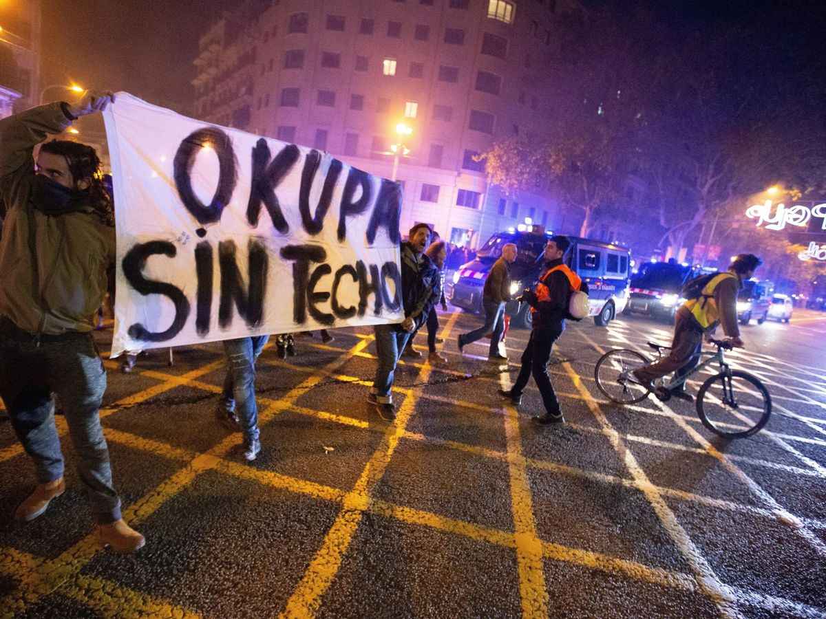 Foto: Manifestantes okupas en Barcelona. (EFE)
