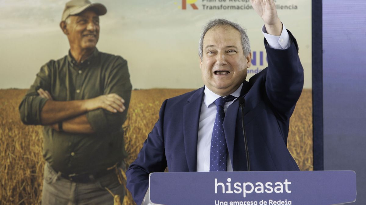 Jordi Hereu, el ministro de Industria cuota del PSC al que persiguen los referendos