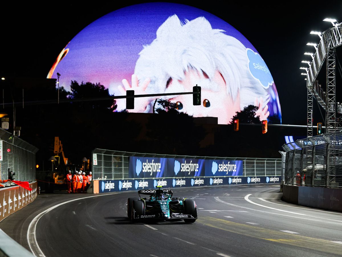 Foto: Fernando Alonso, durante el GP de Las Vegas. (Antonin Vincent/DPPI/AFP7).