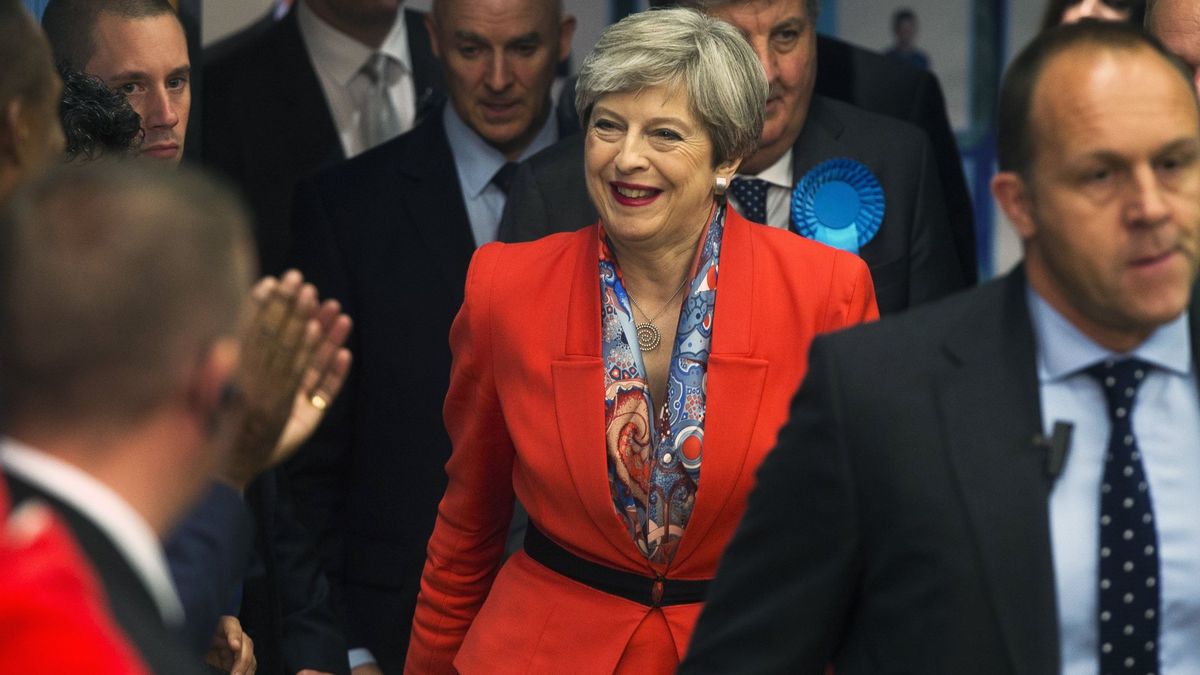 Directo elecciones Reino Unido | May confirma a varios de sus ministros clave en su puesto