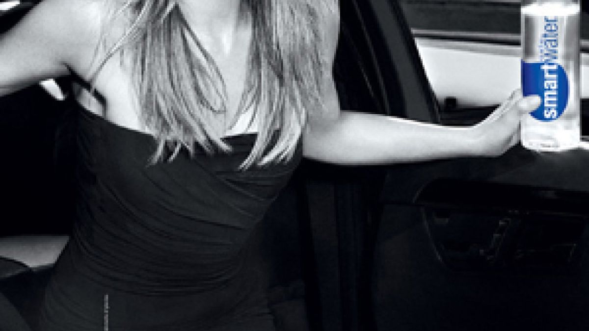 Jennifer Aniston vuelve a sonreír