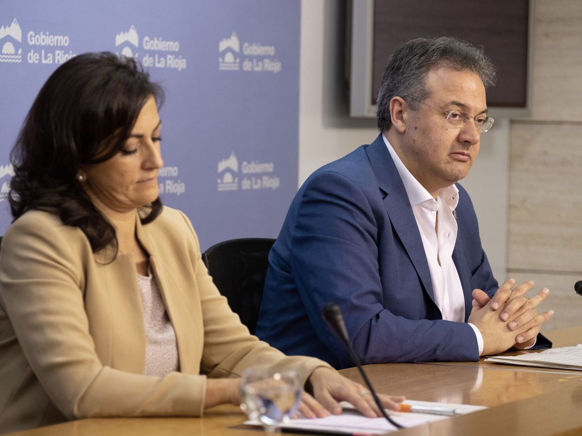 Foto: La presidenta del Gobierno de La Rioja, Concha Andreu y el consejero de Educación, Luis Cacho. (EFE)