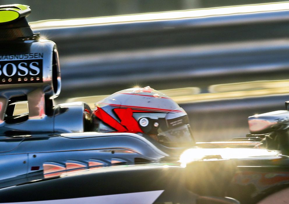 Foto: Uno de los McLaren en el GP de Rusia (Efe).