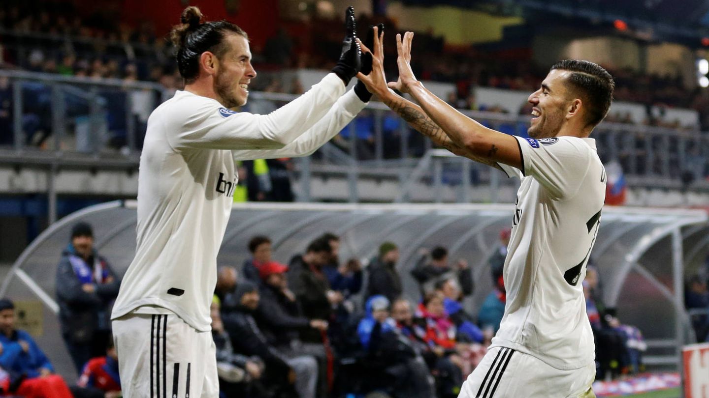 Soccer Football - Champions League - Group Stage - Group G - Viktoria Plzen v Real Madrid - Doosan Arena, Plzen, Czech Republic - November 7, 2018  Real Madrid's Gareth Bale celebrates with Dani Ceballos after scoring their fourth goal   REUTERS/David W Cerny - RC1A1EED1140