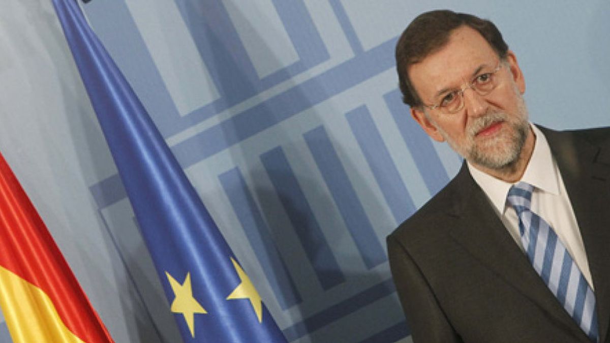 Financial Times echa un capote a Rajoy: "Avanza en la dirección correcta"