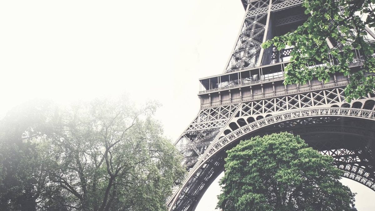 130 años de la Torre Eiffel: historia del icono que ha vivido más de un siglo de prestado