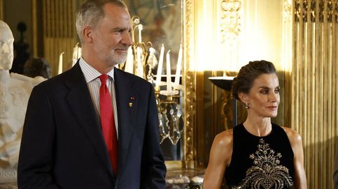 La noche parisina de Felipe y Letizia: discurso con mención a sus hijas, un look j'adore Dior y un reencuentro royal
