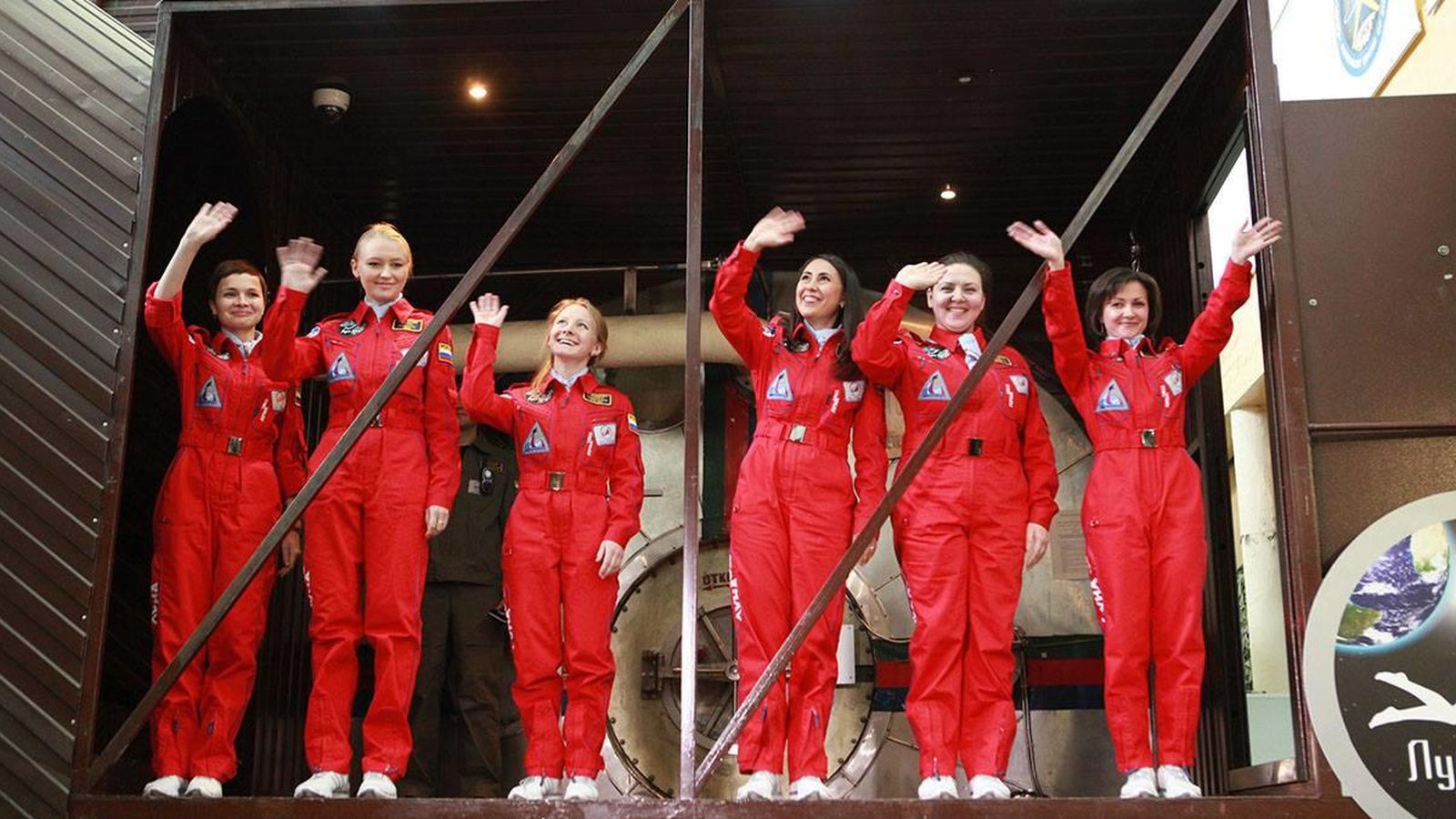 Foto: Las seis cosmonautas rusas que participarán en una misión exclusivamente femenina