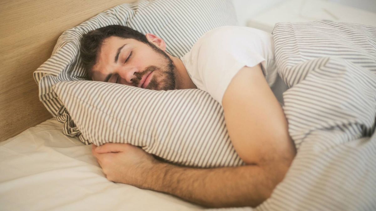 Hombres que dormís en pijama también en verano: estas son vuestras opciones
